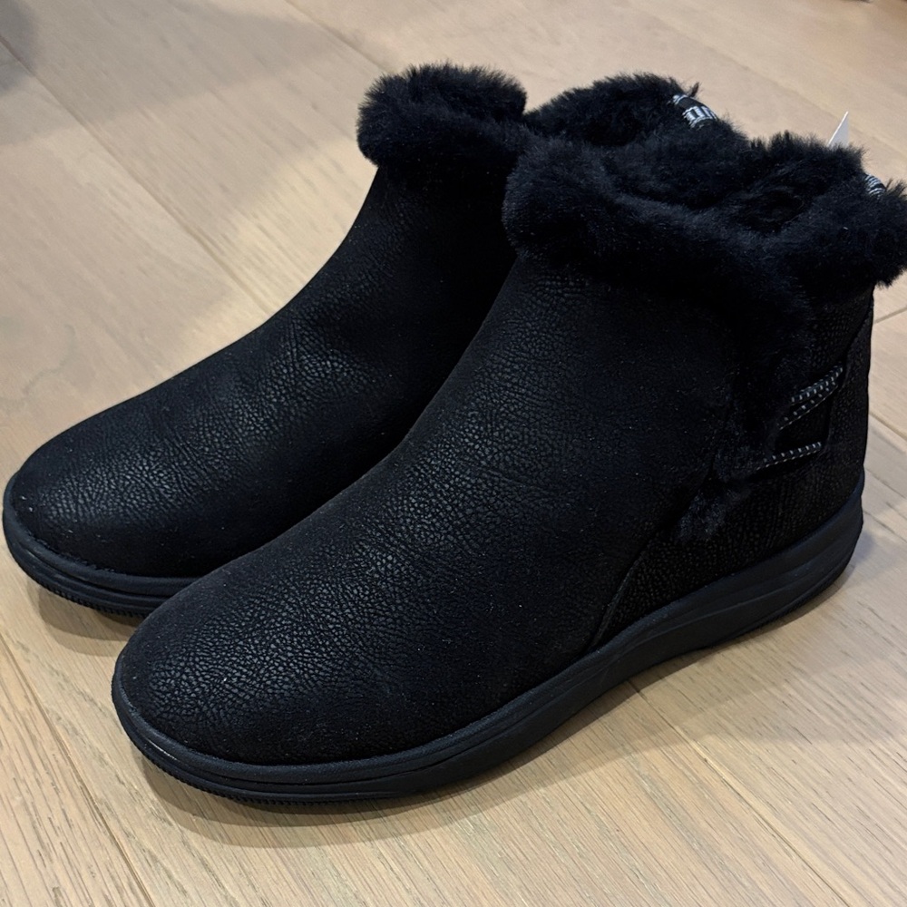 Brand New Women’s Clarks Cloudstepper Size 6.5